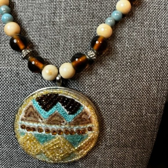 Native American Beaded Pendant and Necklace - Picture 3 of 4